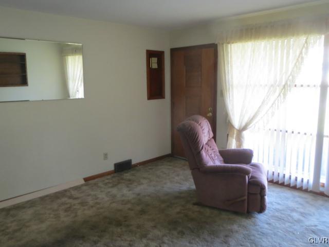 3232 Friedens Road Slatington, PA 18080 - Photo 3 of 26 Gallery Image 3