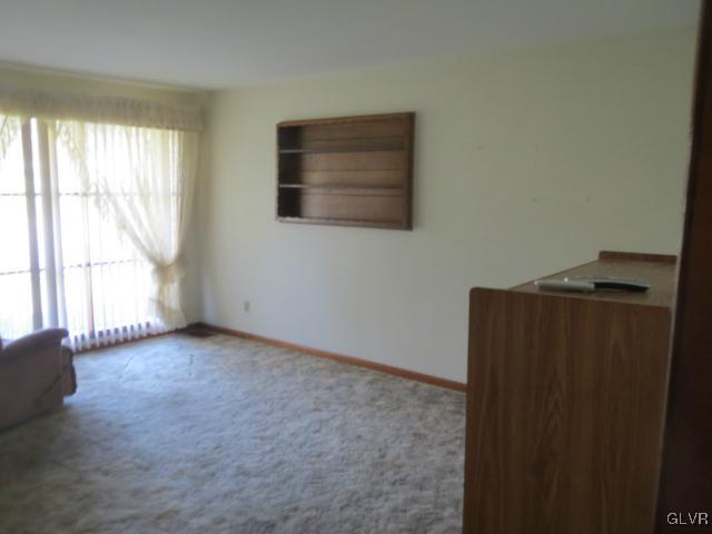 3232 Friedens Road Slatington, PA 18080 - Photo 4 of 26 Gallery Image 4