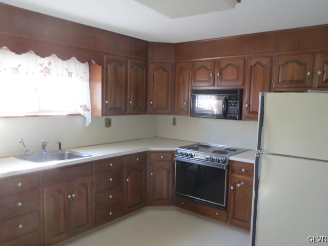 3232 Friedens Road Slatington, PA 18080 - Photo 6 of 26 Gallery Image 6