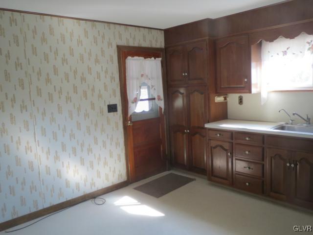 3232 Friedens Road Slatington, PA 18080 - Photo 7 of 26 Gallery Image 7