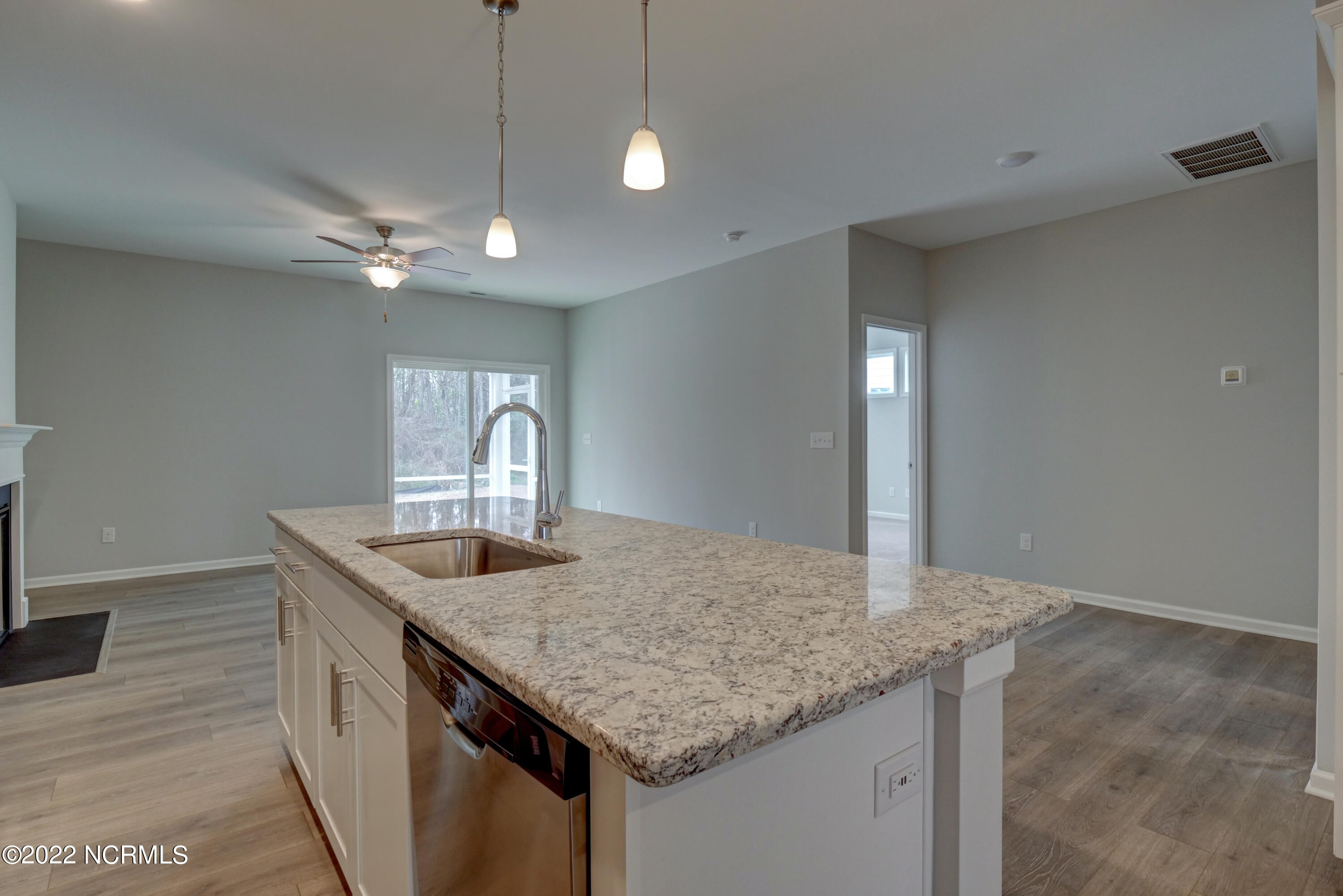 4409 Finch Lane Wilmington, NC 28409 - Photo 3 of 23 002