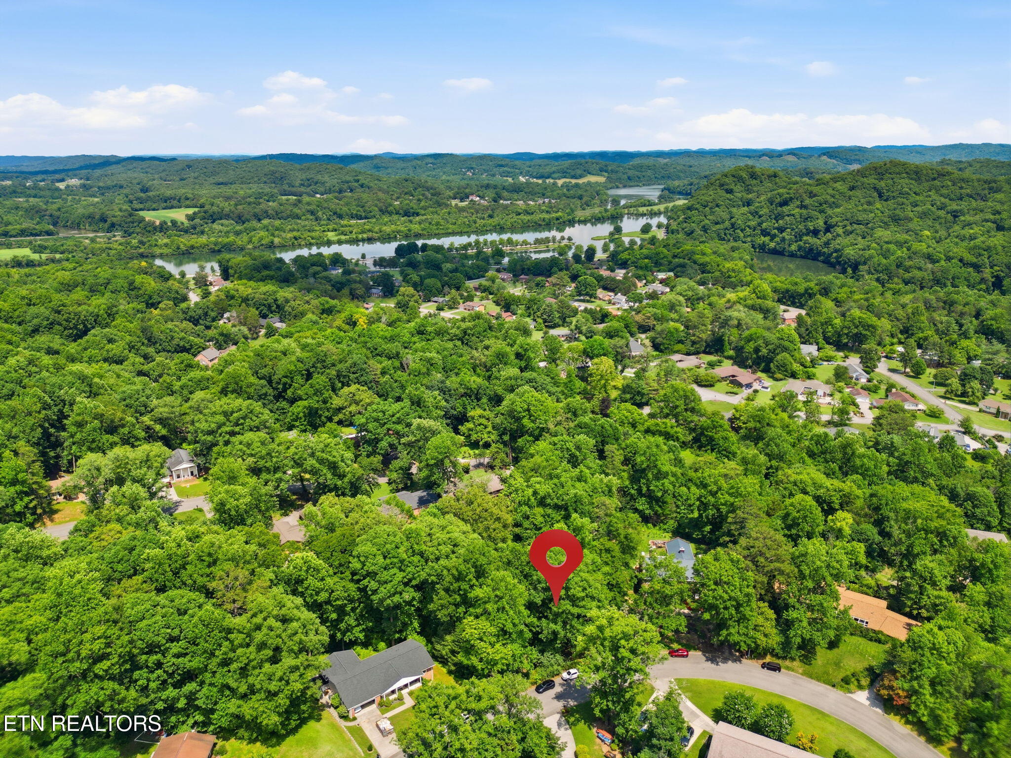 114 Balboa Circle Oak Ridge, TN 37830 - Photo 4 of 52 Great Location