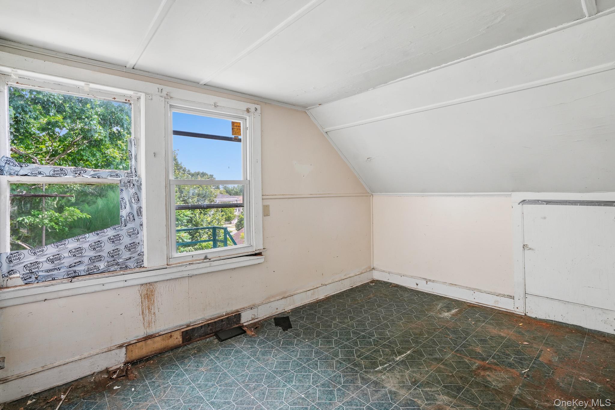 65 North Clinton Street Poughkeepsie, NY 12601 - Photo 35 of 43 an empty room with a window