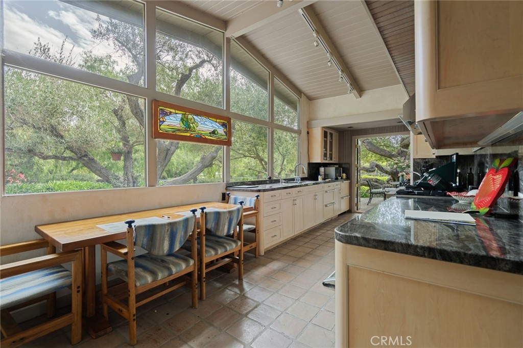 7 Cinnamon Lane Rancho Palos Verdes, CA 90275 - Photo 8 of 45 Kitchen