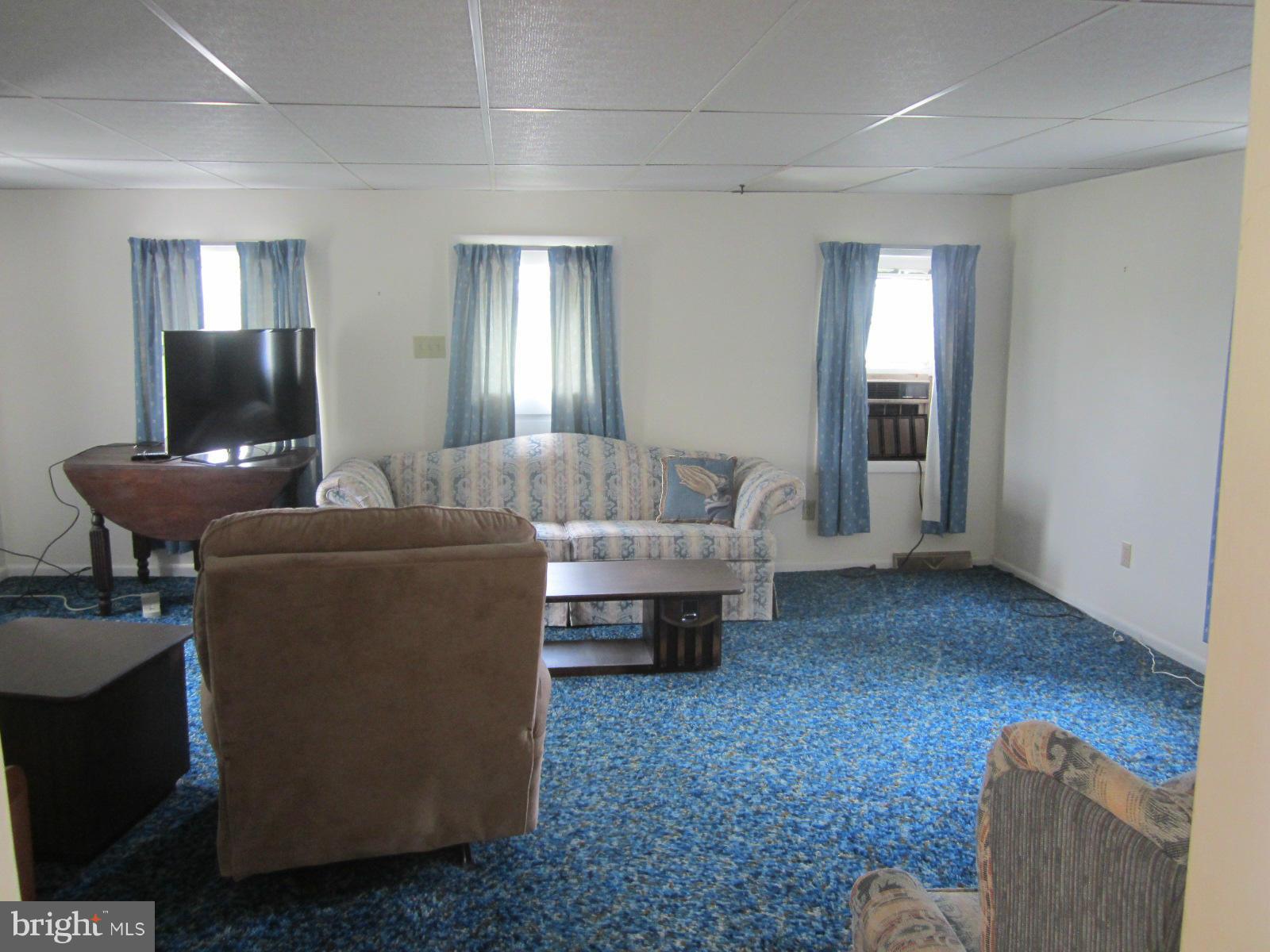 8043 Mapleville Road Boonsboro, MD 21713 - Photo 6 of 13 Living Room