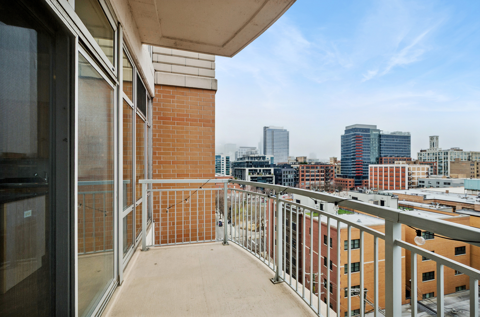 950 West Monroe Street, Unit 809 Chicago, IL 60607 - Photo 17 of 21 a view of city from balcony