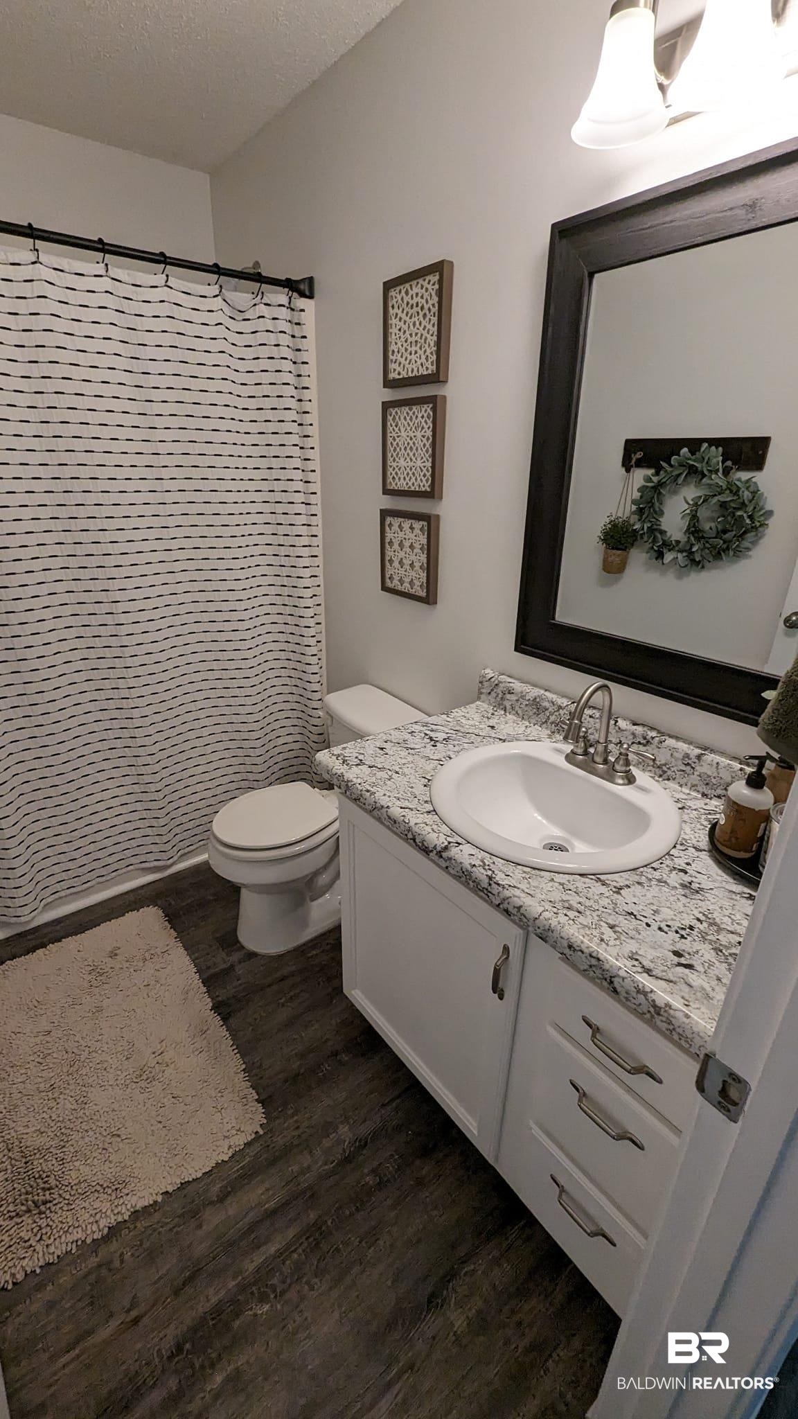 16246 Setter Circle Foley, AL 36535 - Photo 13 of 20 Guest Bath