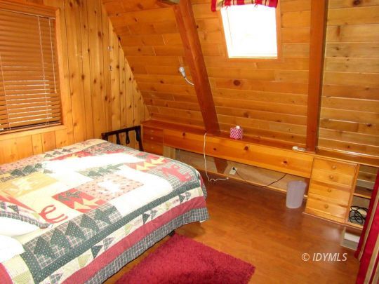 25311 Tahquitz Road Idyllwild, CA 92549 - Photo 15 of 40 Main level bedroom