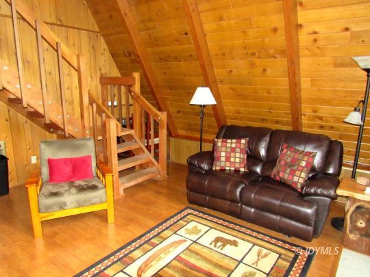 25311 Tahquitz Road Idyllwild, CA 92549 - Photo 25 of 40 Living room