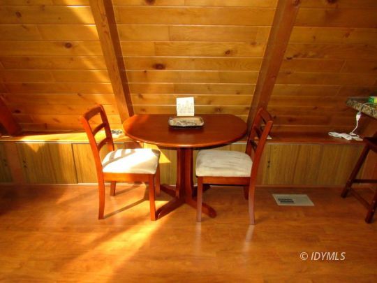 25311 Tahquitz Road Idyllwild, CA 92549 - Photo 27 of 40 Cozy dining area