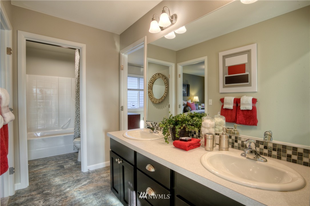 15928 Meridian Avenue South, Unit 16 Bothell, WA 98012 - Photo 16 of 23 Gallery Image 16