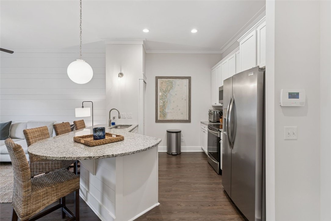 400 Ocean Boulevard, Unit 2307 St. Simons Island, GA 31522 - Photo 2 of 17 400 Ocean #2307 kitchen