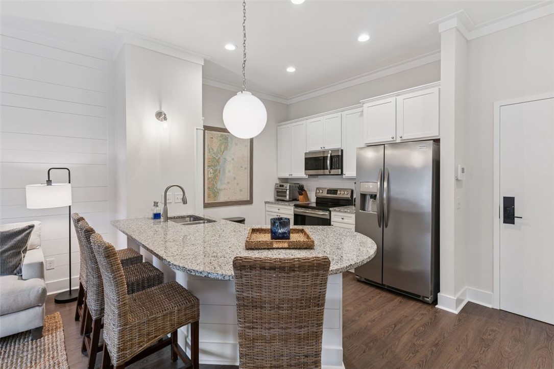 400 Ocean Boulevard, Unit 2307 St. Simons Island, GA 31522 - Photo 3 of 17 400 Ocean #2307 kitchen