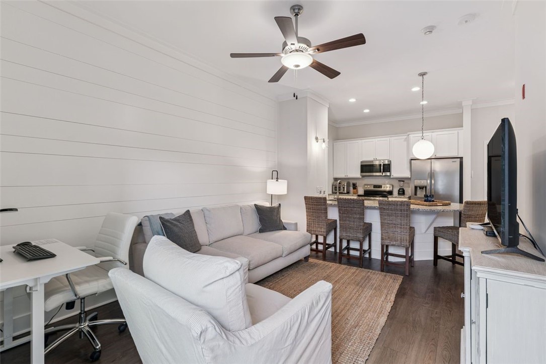 400 Ocean Boulevard, Unit 2307 St. Simons Island, GA 31522 - Photo 7 of 17 400 Ocean #2307 living room