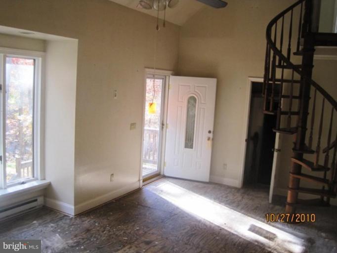 355 Rt 28 Berkeley Springs Berkeley Springs, WV 25411 - Photo 8 of 24