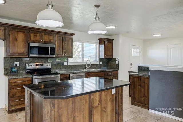 $799,000 | 547 Ridge Drive, Nampa, ID 83686