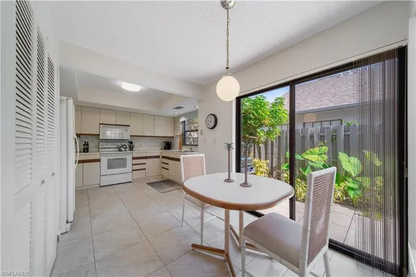 $2,500 | 878 Meadowland Drive, Unit G, Naples, FL 34108