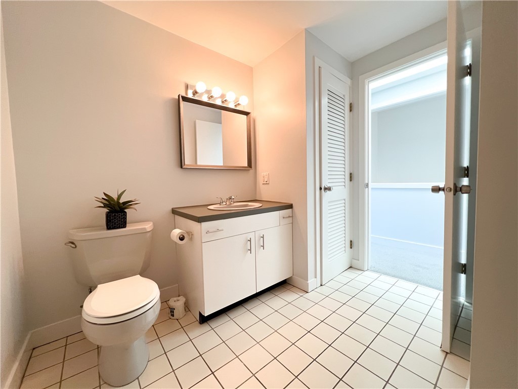 9 Poppasquash Road Bristol, RI 02809 - Photo 14 of 36