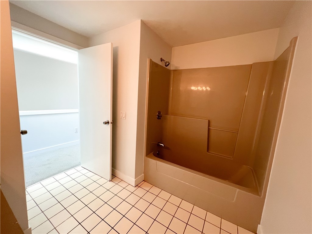 9 Poppasquash Road Bristol, RI 02809 - Photo 15 of 36