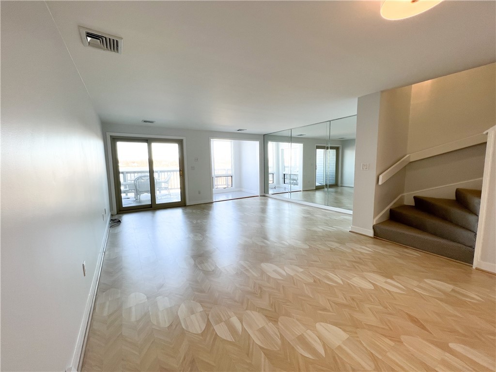 9 Poppasquash Road Bristol, RI 02809 - Photo 4 of 36