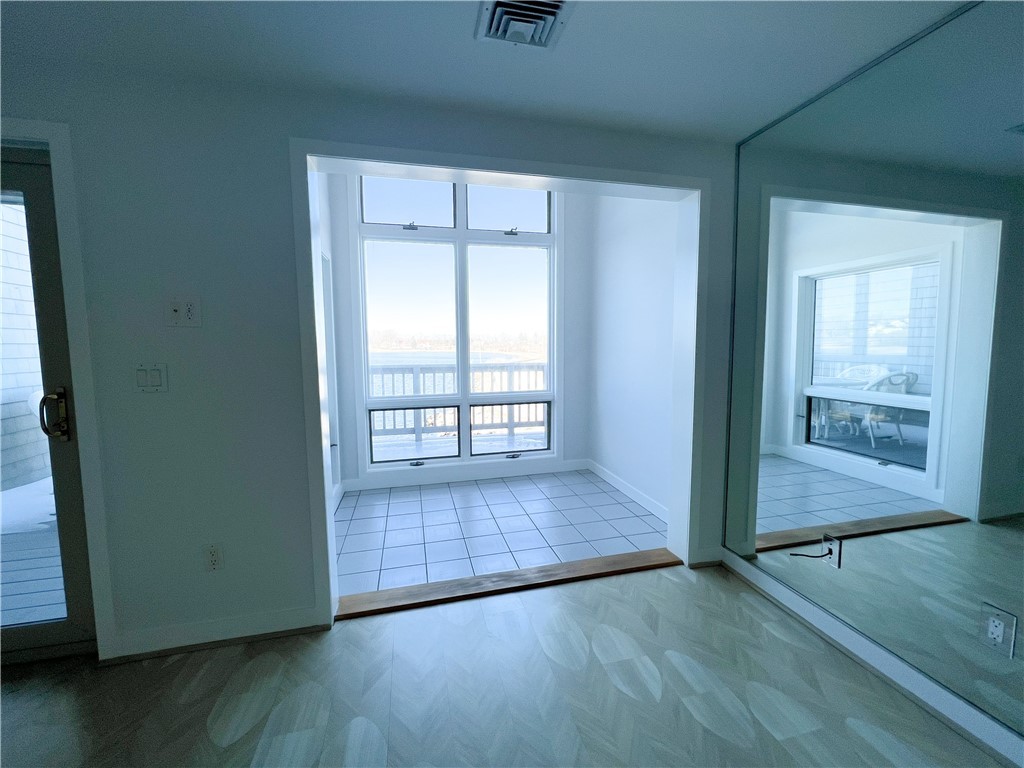 9 Poppasquash Road Bristol, RI 02809 - Photo 6 of 36