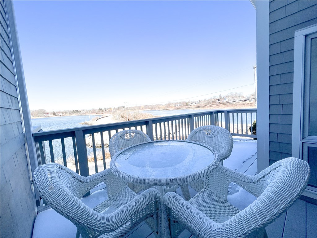 9 Poppasquash Road Bristol, RI 02809 - Photo 7 of 36