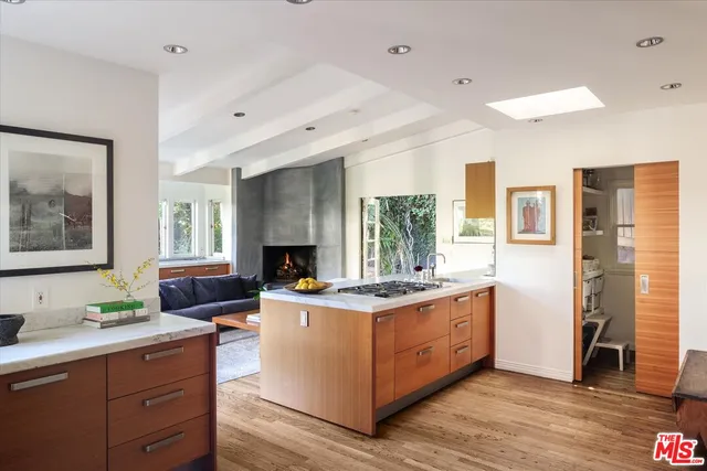 $4,495,000 | 7064 La Presa Drive, Los Angeles, CA 90068