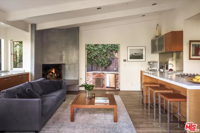 $4,495,000 | 7064 La Presa Drive, Los Angeles, CA 90068