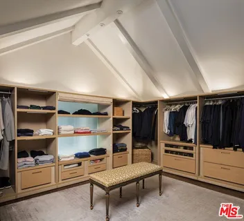 $4,495,000 | 7064 La Presa Drive, Los Angeles, CA 90068