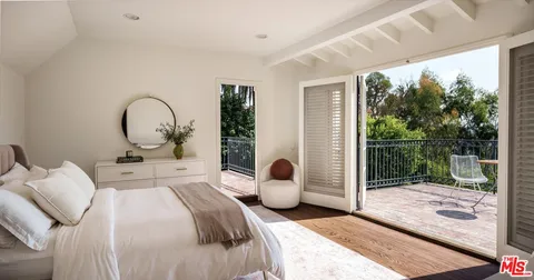 $4,495,000 | 7064 La Presa Drive, Los Angeles, CA 90068