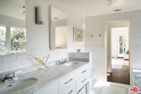 $4,495,000 | 7064 La Presa Drive, Los Angeles, CA 90068