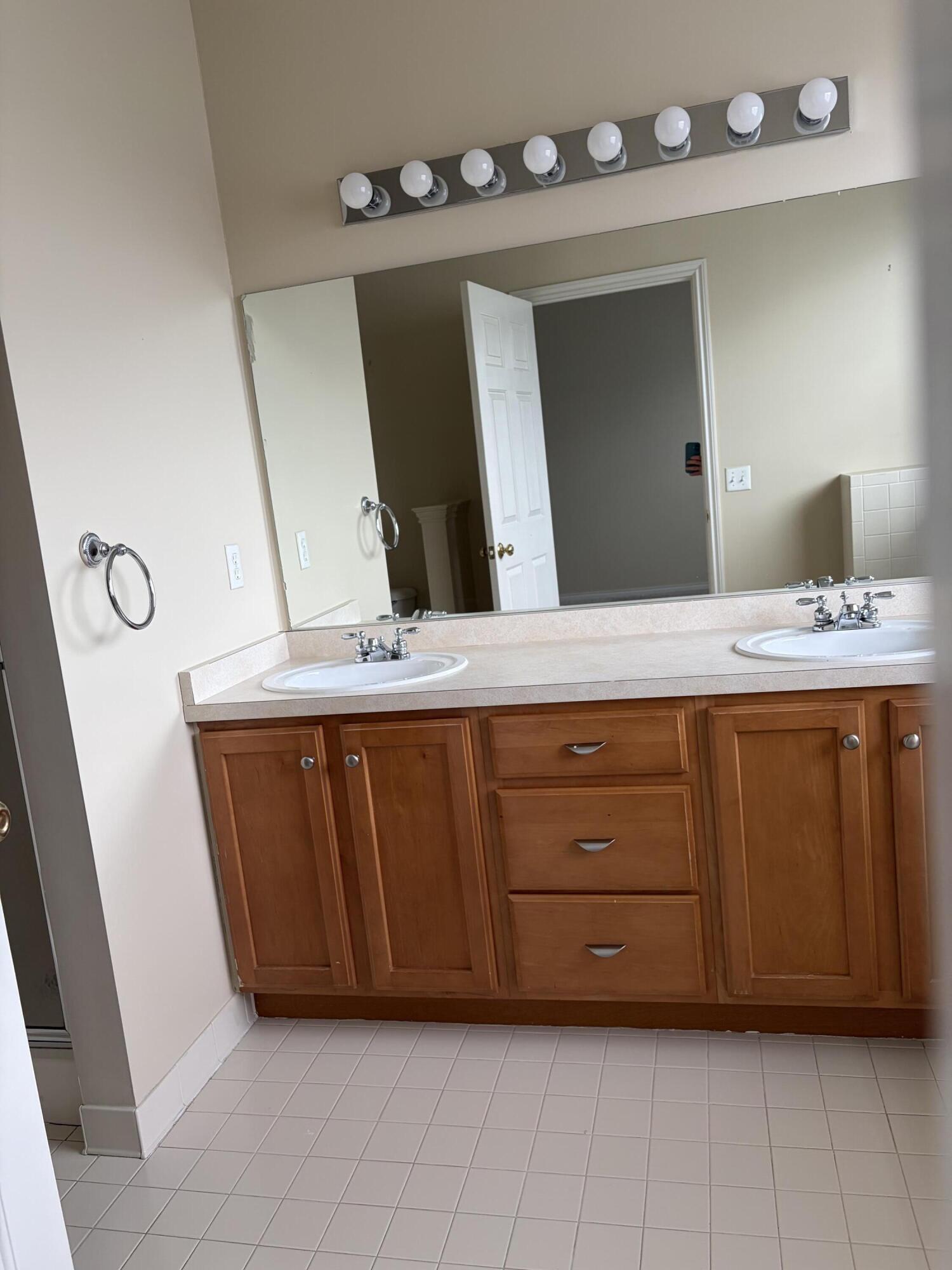 534 Constitution Street, Unit 42 Canton, MI 48188 - Photo 17 of 24 IMG_2911