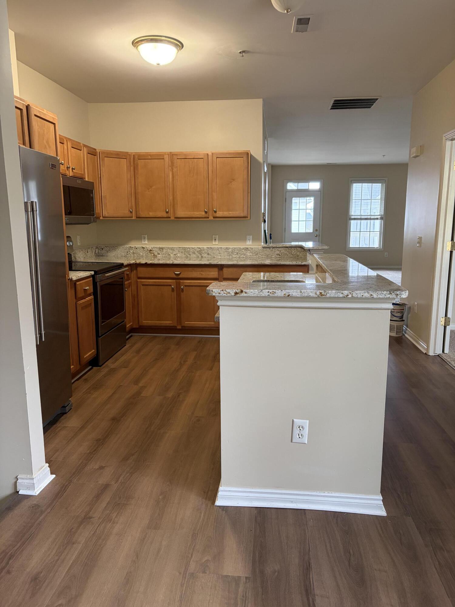 534 Constitution Street, Unit 42 Canton, MI 48188 - Photo 10 of 24 IMG_2901