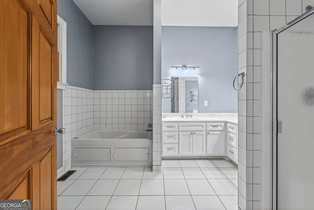 a view of a walk in closet