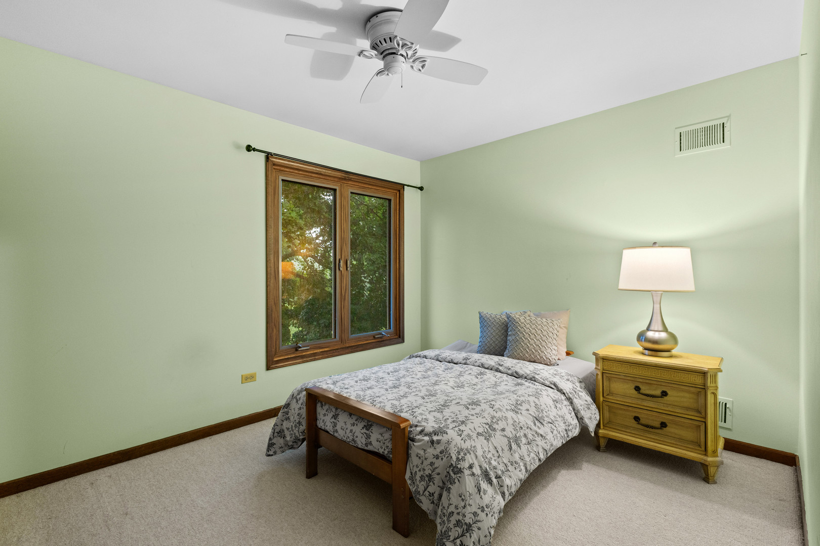 16 Old Barn Road Hawthorn Woods, IL 60047 - Photo 27 of 42