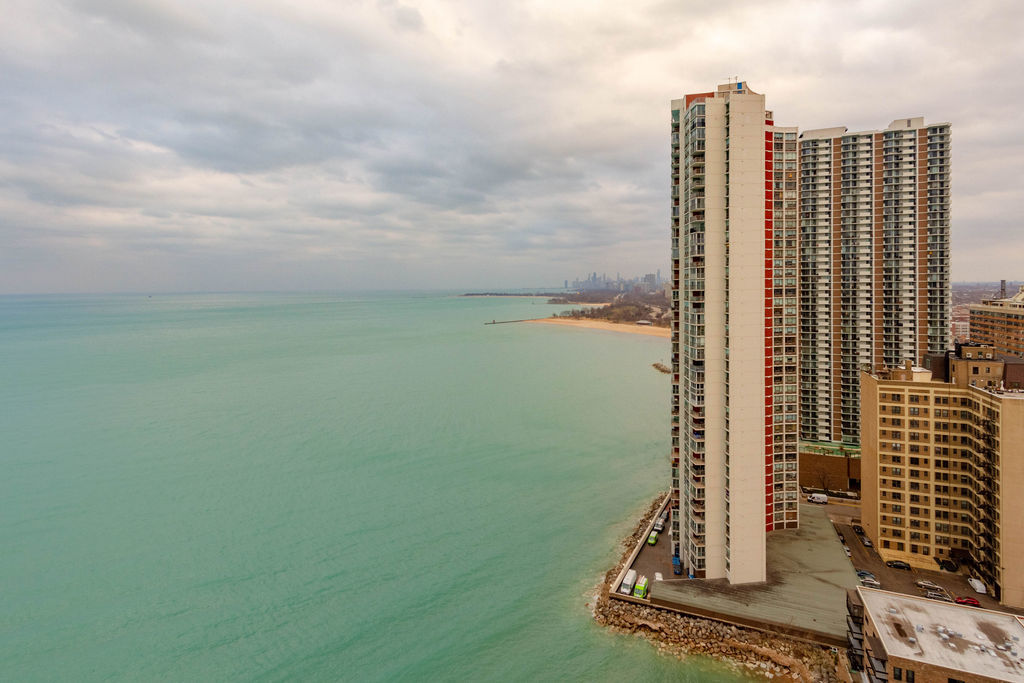6157 North Sheridan Road, Unit 6J Chicago, IL 60660 - Photo 14 of 17