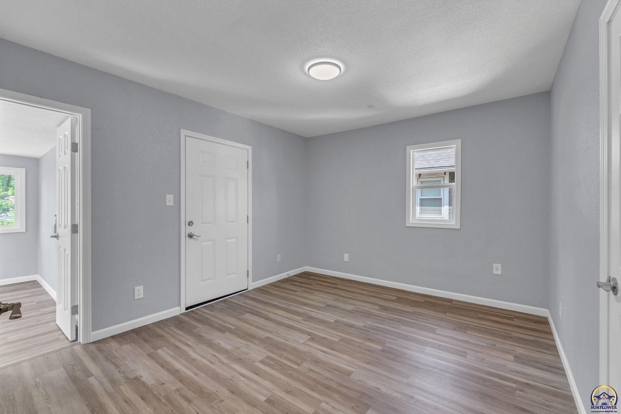 1315 Southwest 11th Street Topeka, KS 66604 - Photo 21 of 34