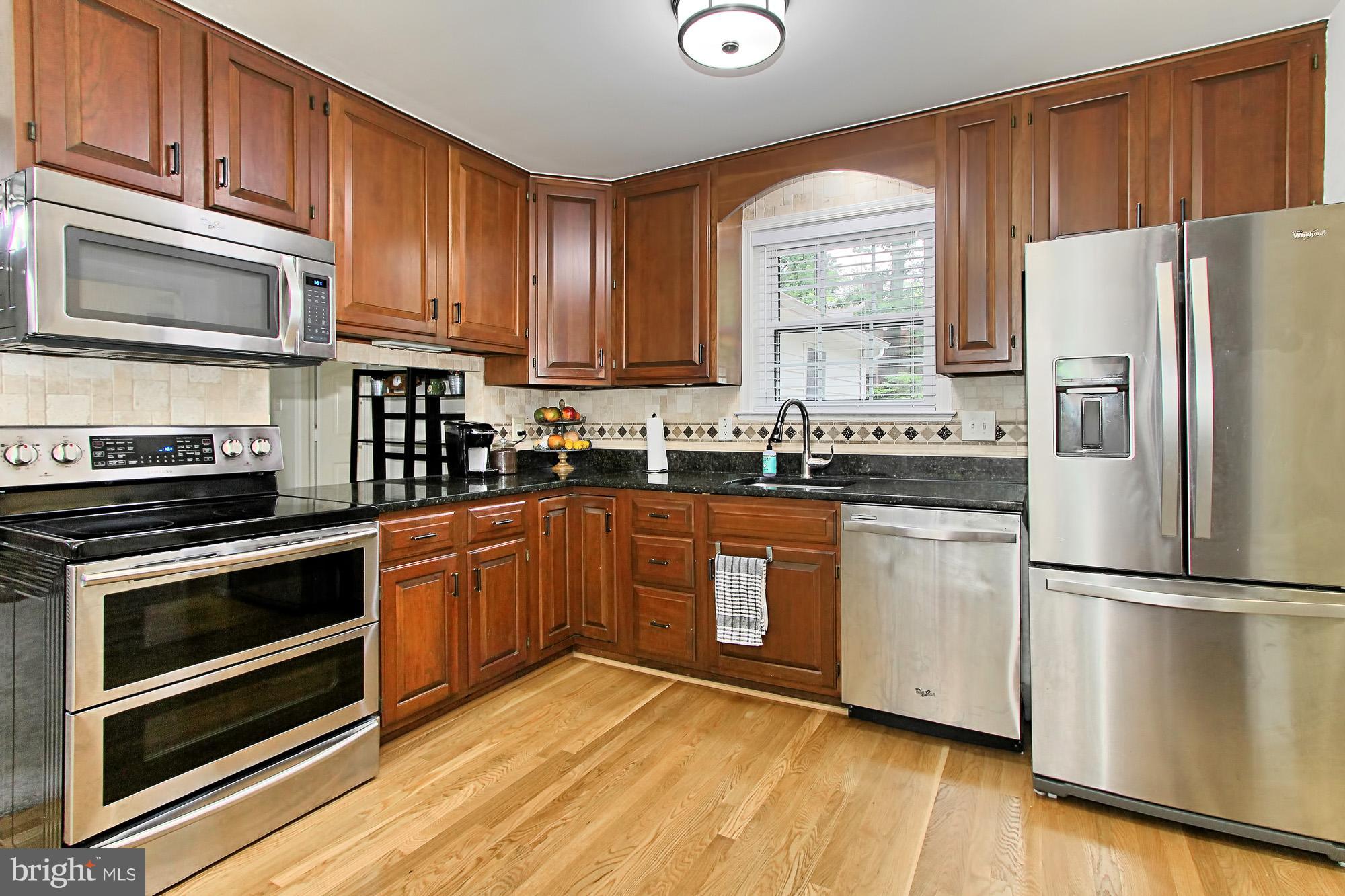 6705 Norview Court Springfield, VA 22152 - Photo 12 of 30 Kitchen