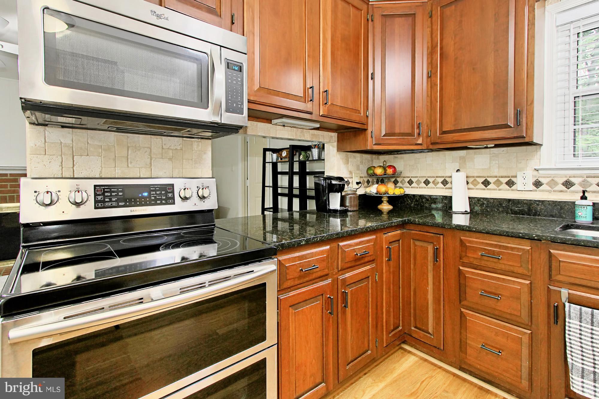 6705 Norview Court Springfield, VA 22152 - Photo 13 of 30 Kitchen