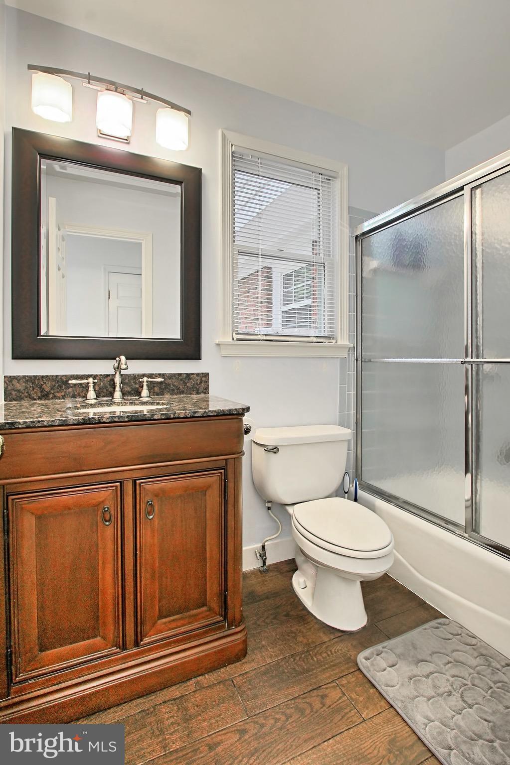 6705 Norview Court Springfield, VA 22152 - Photo 16 of 30 Main Level EnSuite Bath