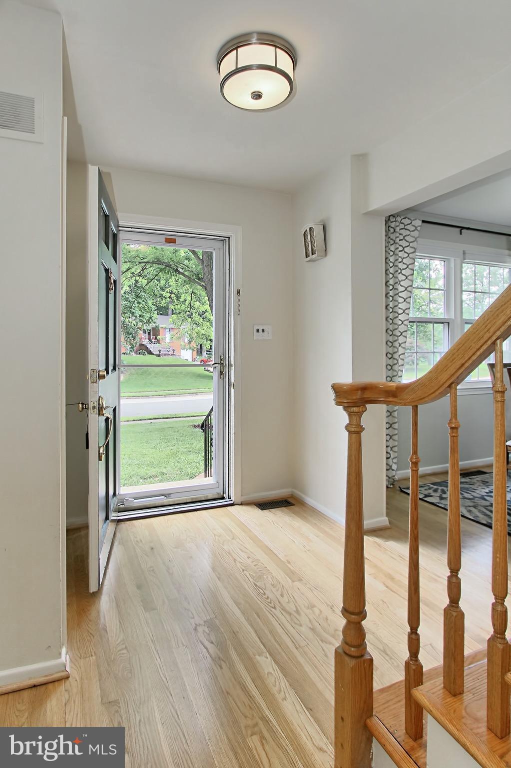 6705 Norview Court Springfield, VA 22152 - Photo 3 of 30 Interior (General)