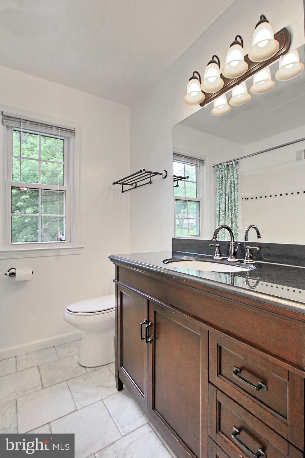 6705 Norview Court Springfield, VA 22152 - Photo 24 of 30 Bath