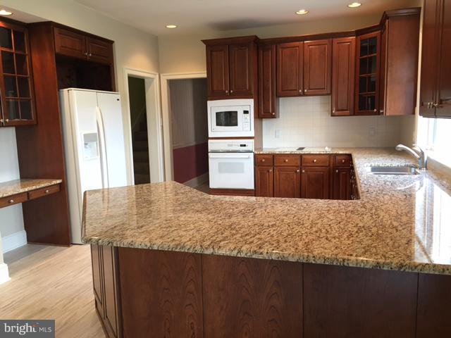 1887 Grantley Road York, PA 17403 - Photo 11 of 44 Gallery Image 11