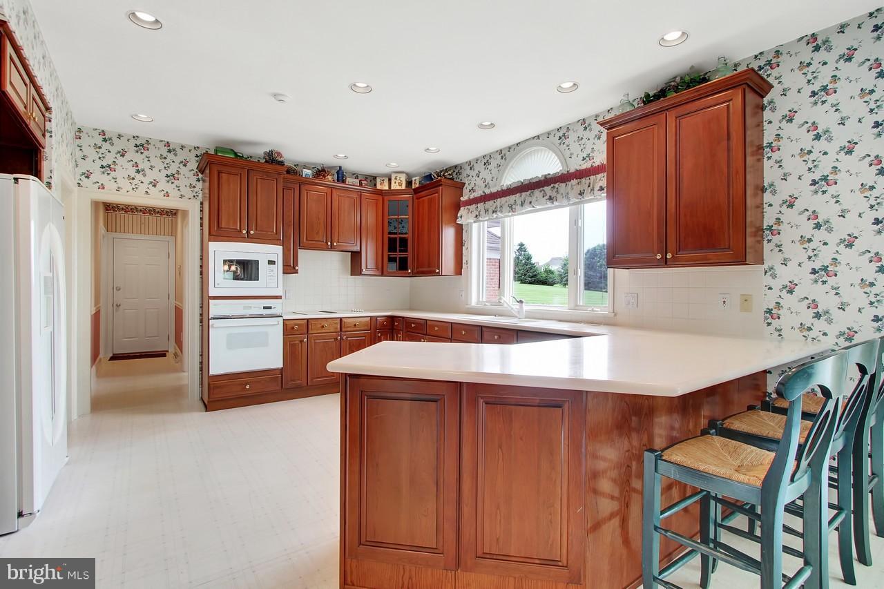1887 Grantley Road York, PA 17403 - Photo 16 of 44 Gallery Image 16