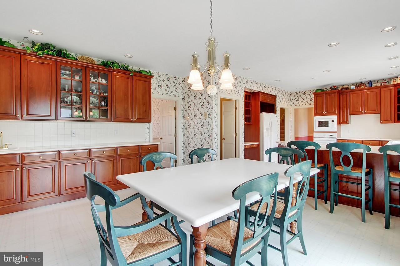 1887 Grantley Road York, PA 17403 - Photo 18 of 44 Gallery Image 18