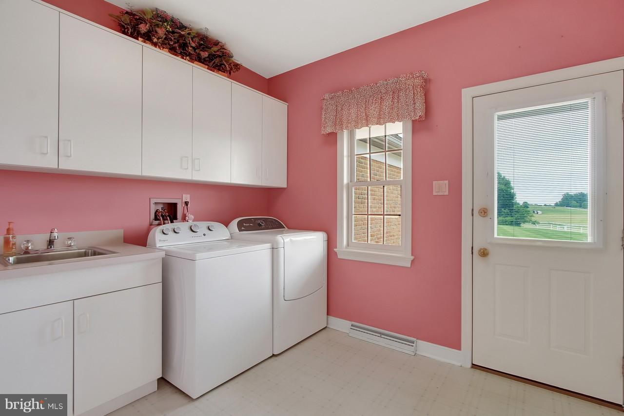 1887 Grantley Road York, PA 17403 - Photo 23 of 44 Gallery Image 23
