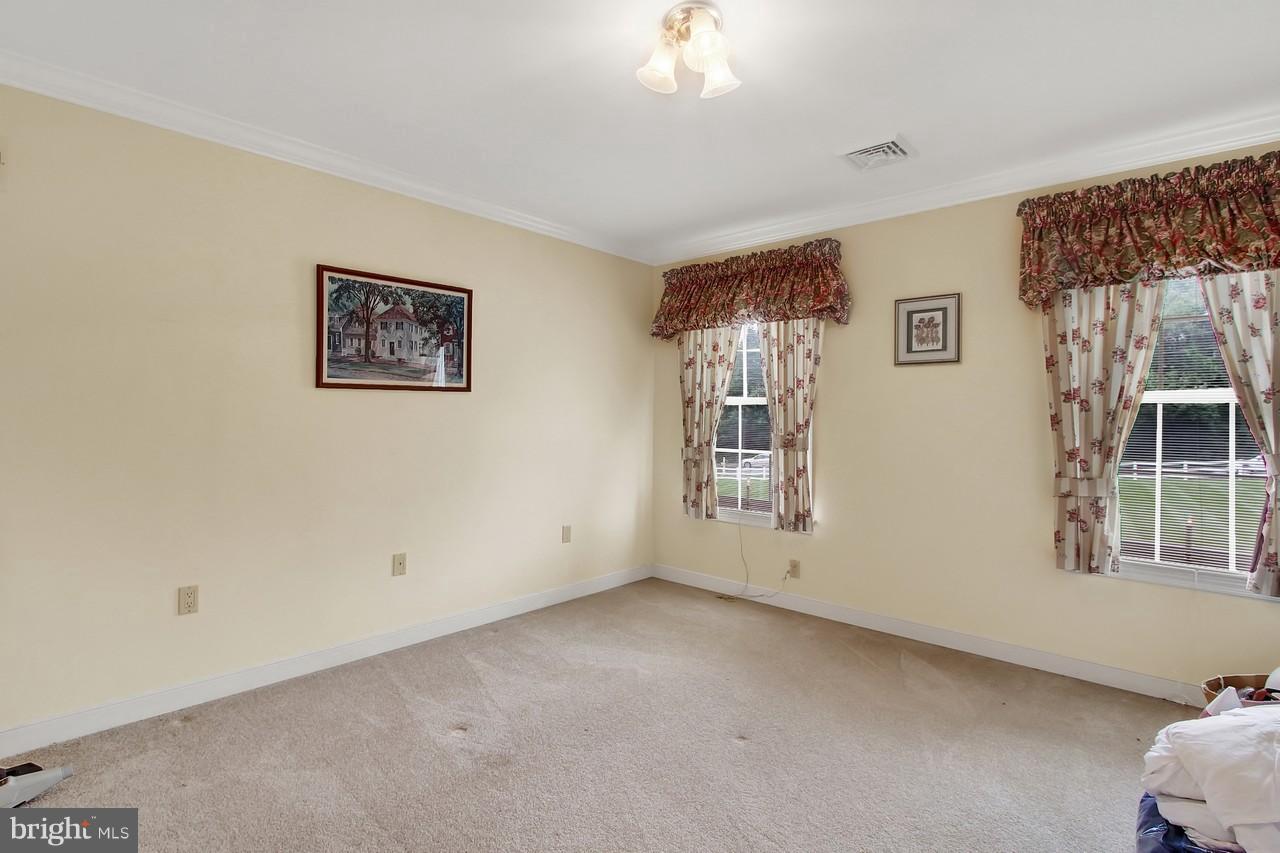 1887 Grantley Road York, PA 17403 - Photo 29 of 44 Gallery Image 29