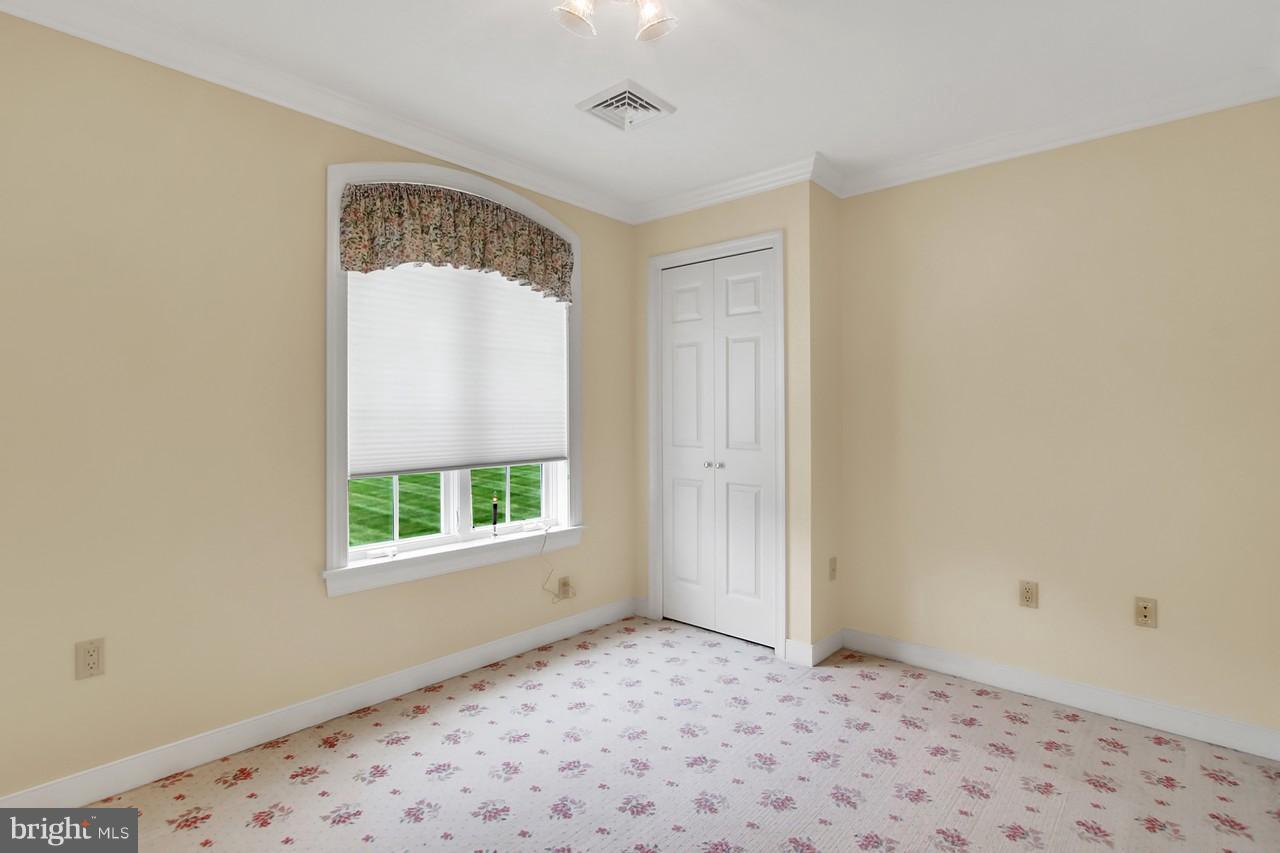 1887 Grantley Road York, PA 17403 - Photo 30 of 44 Gallery Image 30