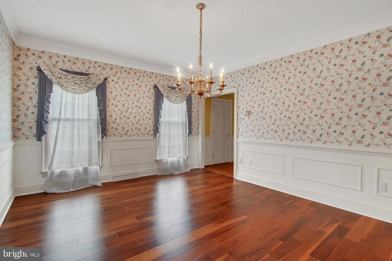 1887 Grantley Road York, PA 17403 - Photo 4 of 44 Gallery Image 4