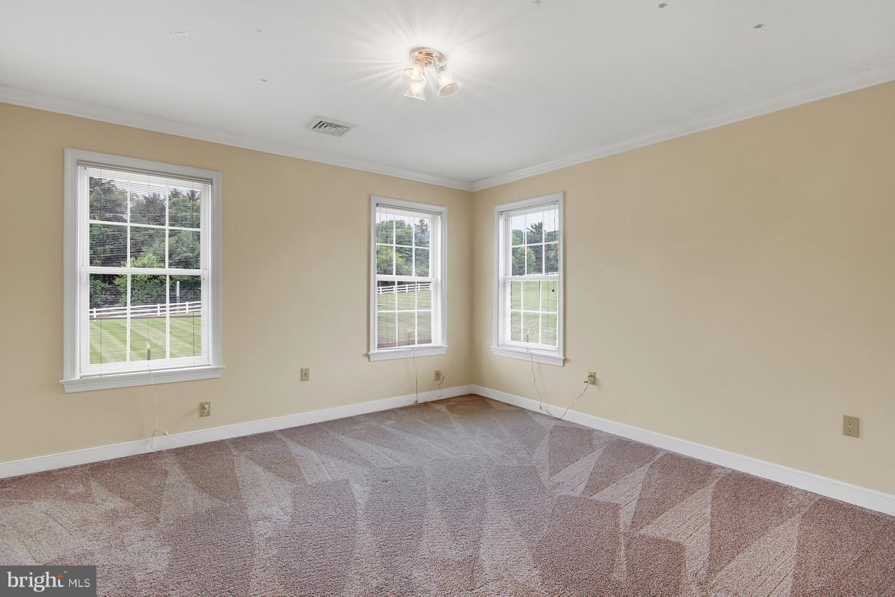 1887 Grantley Road York, PA 17403 - Photo 33 of 44 Gallery Image 33